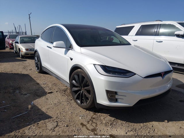 2018 5YJXCBE20JF135526 главное изображение