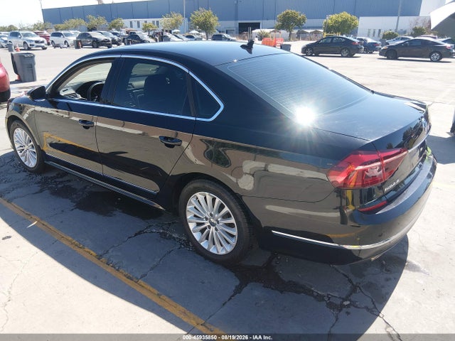 1VWBT7A39HC017887 Volkswagen Passat 1.8t Se