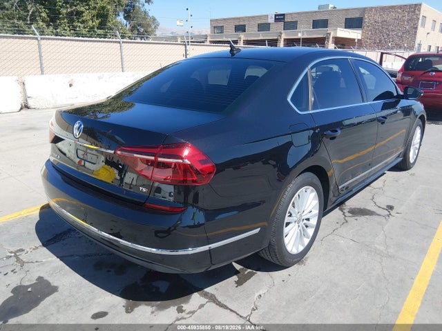 1VWBT7A39HC017887 Volkswagen Passat 1.8t Se