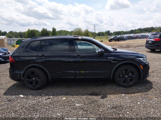 Продажа на аукционе авто 2023 Volkswagen Tiguan 2.0t Se R-line Black, vin: 3VVCB7AX3PM125997, номер лота: 45935882