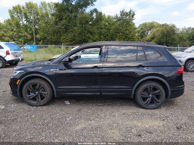 Продажа на аукционе авто 2023 Volkswagen Tiguan 2.0t Se R-line Black, vin: 3VVCB7AX3PM125997, номер лота: 45935882