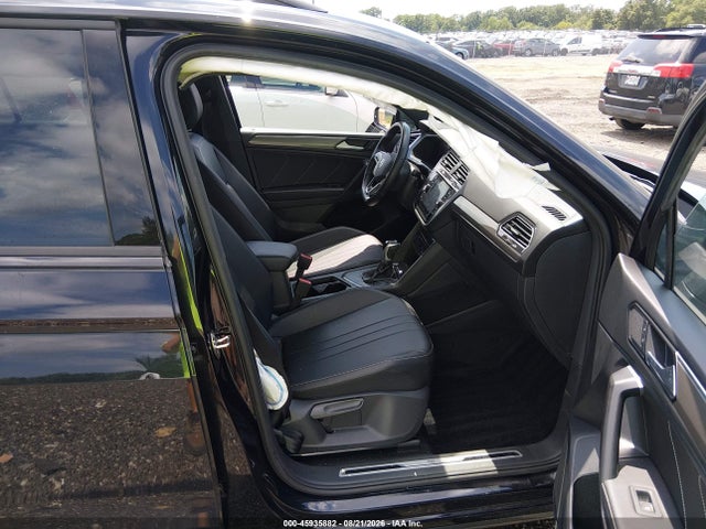 Продажа на аукционе авто 2023 Volkswagen Tiguan 2.0t Se R-line Black, vin: 3VVCB7AX3PM125997, номер лота: 45935882