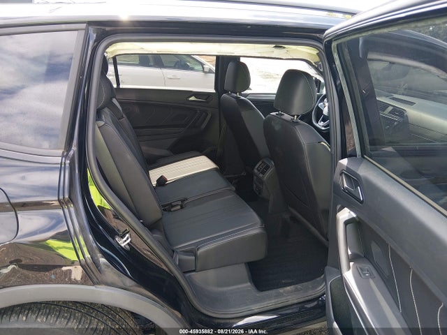Продажа на аукционе авто 2023 Volkswagen Tiguan 2.0t Se R-line Black, vin: 3VVCB7AX3PM125997, номер лота: 45935882