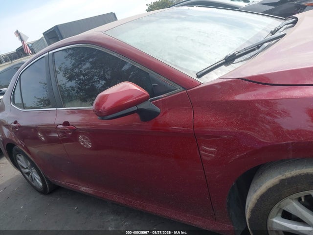 Toyota CAMRY LE 2018 4T1B11HKXJU565766 Image 13