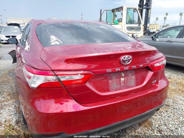 Toyota CAMRY LE 2018 4T1B11HKXJU565766 Image 16
