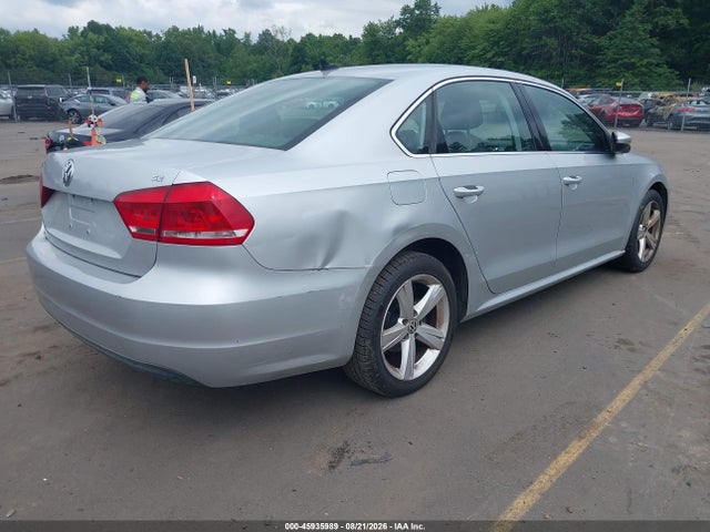 Продаж на аукціоні авто 2012 Volkswagen Passat 2.5l Se, vin: 1VWBP7A35CC098142, номер лоту: 45935989