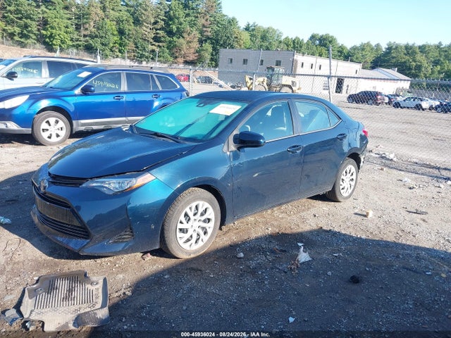 Toyota COROLLA LE 2018 2T1BURHE5JC098628 Image 2