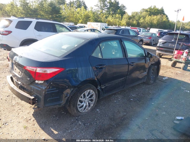 Toyota COROLLA LE 2018 2T1BURHE5JC098628 Image 4