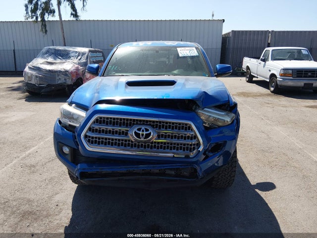 Продаж на аукціоні авто 2016 Toyota Tacoma Trd Sport, vin: 3TMAZ5CN5GM015440, номер лоту: 45936060