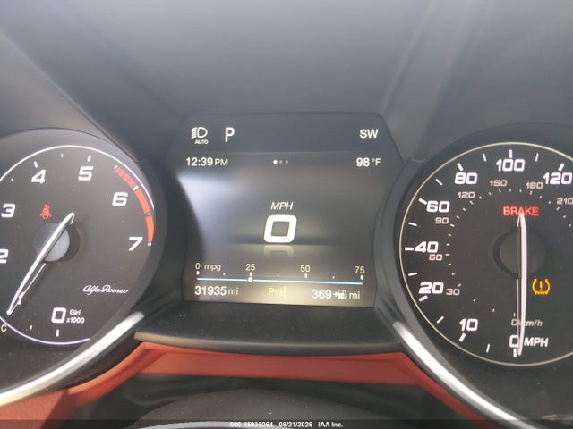 Продажа на аукционе авто 2018 Alfa Romeo Giulia Ti Lusso Awd, vin: ZARFAEEN4J7563432, номер лота: 45936064