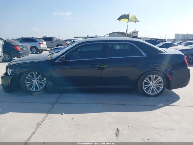 Продаж на аукціоні авто 2016 Chrysler 300 Limited, vin: 2C3CCAAG8GH243863, номер лоту: 45936068