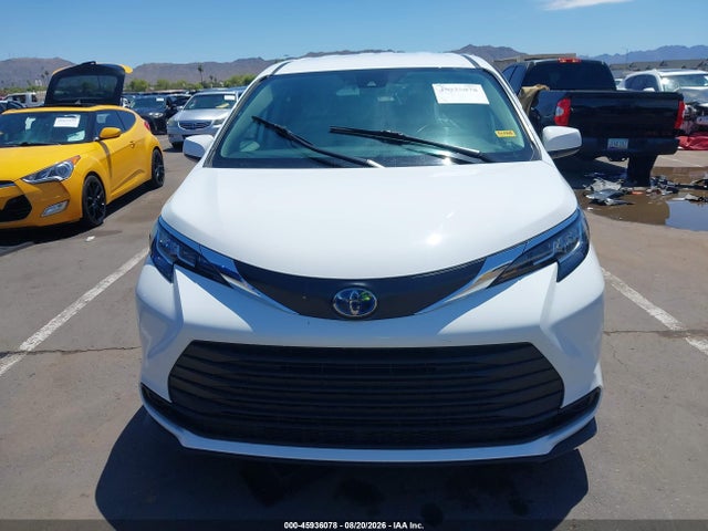 Toyota SIENNA LE 2023 5TDKRKEC5PS177731 Image 12