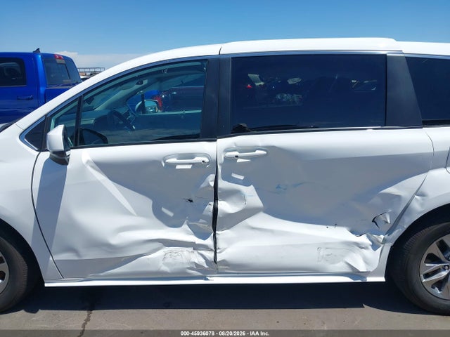 Toyota SIENNA LE 2023 5TDKRKEC5PS177731 Image 14