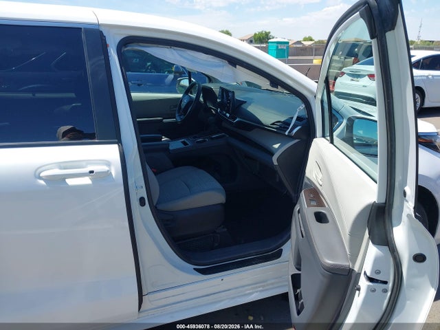 Toyota SIENNA LE 2023 5TDKRKEC5PS177731 Image 5