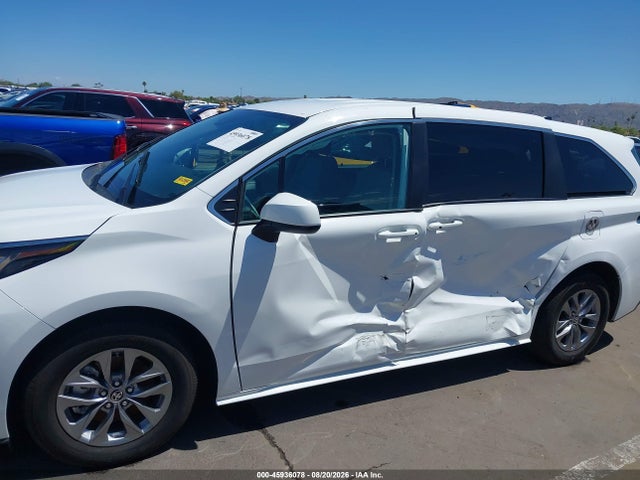 Toyota SIENNA LE 2023 5TDKRKEC5PS177731 Image 6