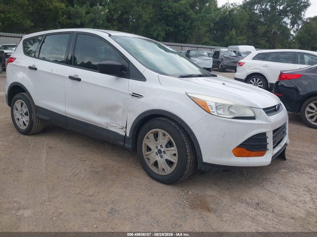 45936107 :رقم المزاد ، 1FMCU0F72FUB61324 vin ، 2015 Ford Escape S مزاد بيع