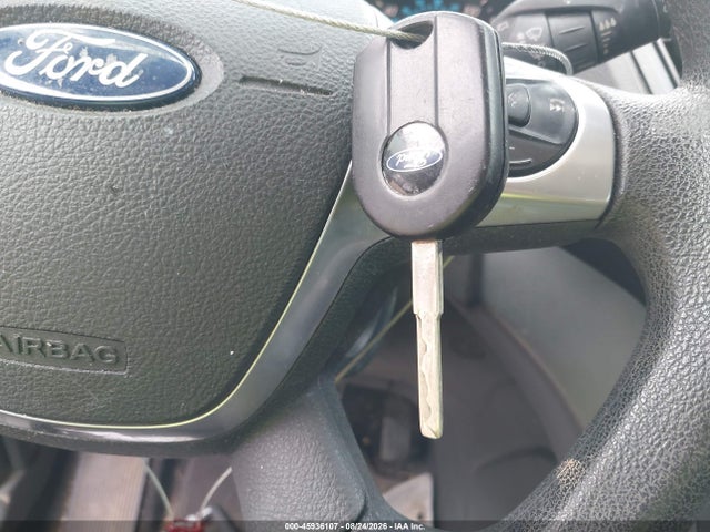 45936107 :رقم المزاد ، 1FMCU0F72FUB61324 vin ، 2015 Ford Escape S مزاد بيع