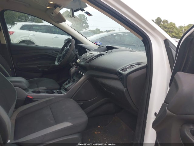 45936107 :رقم المزاد ، 1FMCU0F72FUB61324 vin ، 2015 Ford Escape S مزاد بيع
