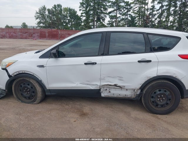 45936107 :رقم المزاد ، 1FMCU0F72FUB61324 vin ، 2015 Ford Escape S مزاد بيع
