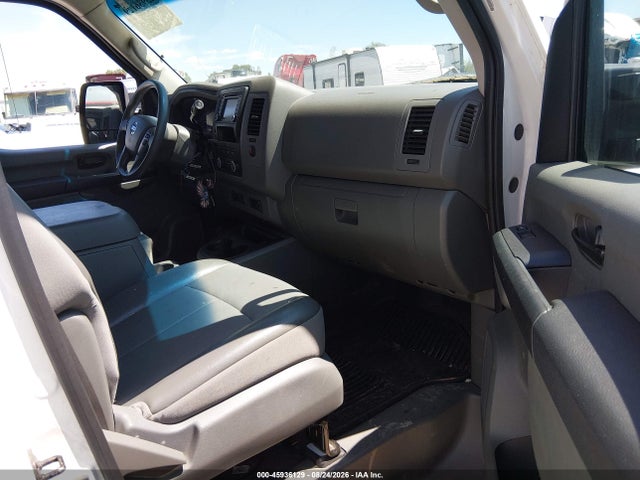 2019 Nissan Nv Cargo Nv2500 Hd Sv V8 მანქანა იყიდება აუქციონზე, vin: 1N6AF0KY6KN803422, აუქციონის ნომერი: 45936129