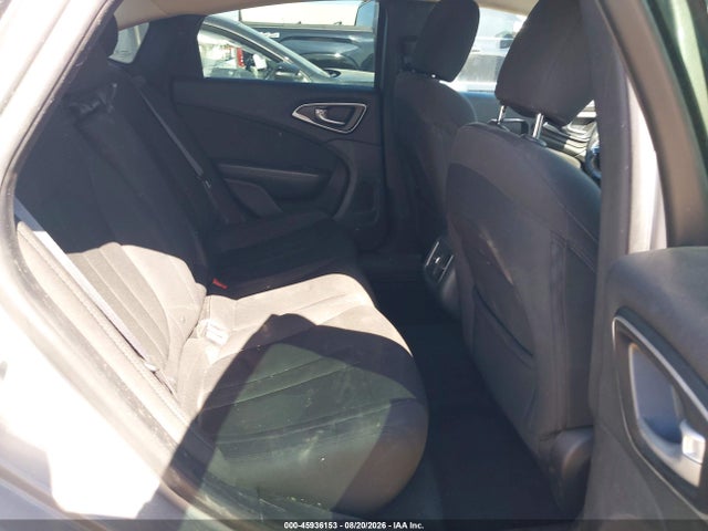 Chrysler 200 Limited Platinum 2016 1C3CCCAG1GN147298 Image 8