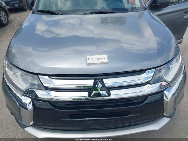 2018 Mitsubishi Outlander Es მანქანა იყიდება აუქციონზე, vin: JA4AZ3A35JZ057239, აუქციონის ნომერი: 45936280