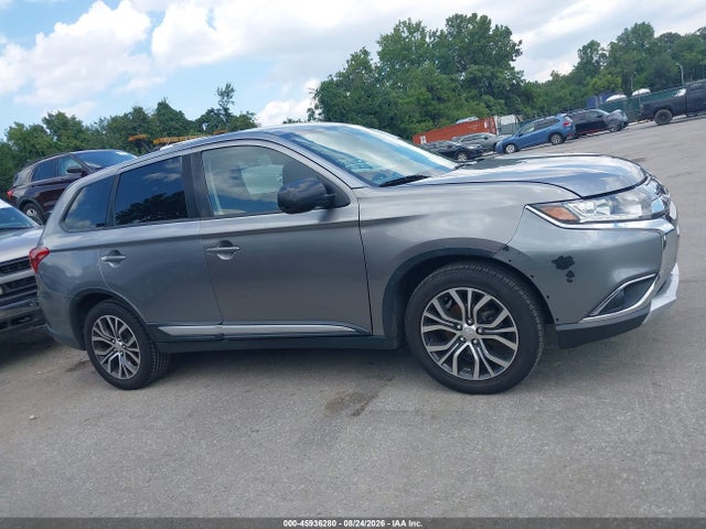 2018 Mitsubishi Outlander Es მანქანა იყიდება აუქციონზე, vin: JA4AZ3A35JZ057239, აუქციონის ნომერი: 45936280