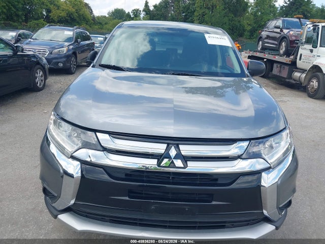 2018 Mitsubishi Outlander Es მანქანა იყიდება აუქციონზე, vin: JA4AZ3A35JZ057239, აუქციონის ნომერი: 45936280