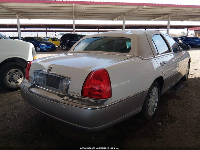 Aukcja sprzedaży 2003 Lincoln Town Car Signature, vin: 1LNHM82W03Y682936, numer aukcji: 45936308