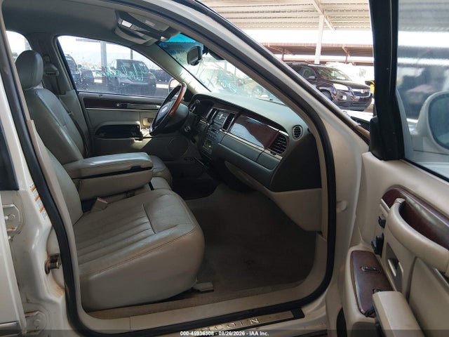 Aukcja sprzedaży 2003 Lincoln Town Car Signature, vin: 1LNHM82W03Y682936, numer aukcji: 45936308