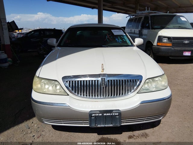 Aukcja sprzedaży 2003 Lincoln Town Car Signature, vin: 1LNHM82W03Y682936, numer aukcji: 45936308