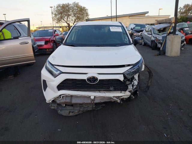 Toyota RAV4 LE 2024 2T3F1RFV2RC458213 Image 12