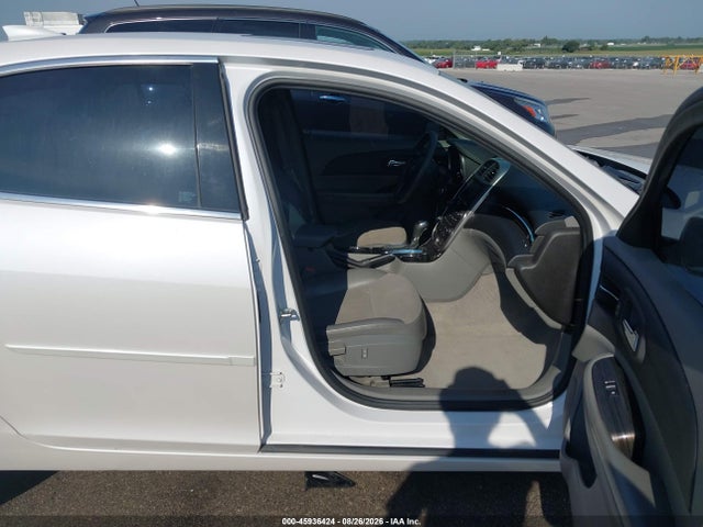 Chevrolet MALIBU 1LT 2015 1G11C5SL8FF255669 Image 5