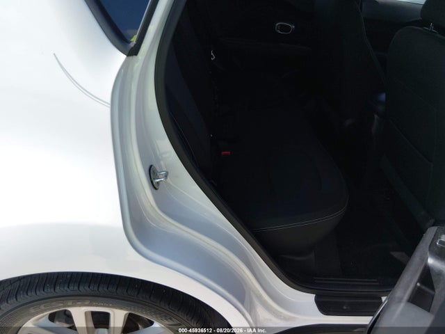 KIA SOUL + 2017 KNDJP3A54H7416759 Image 8