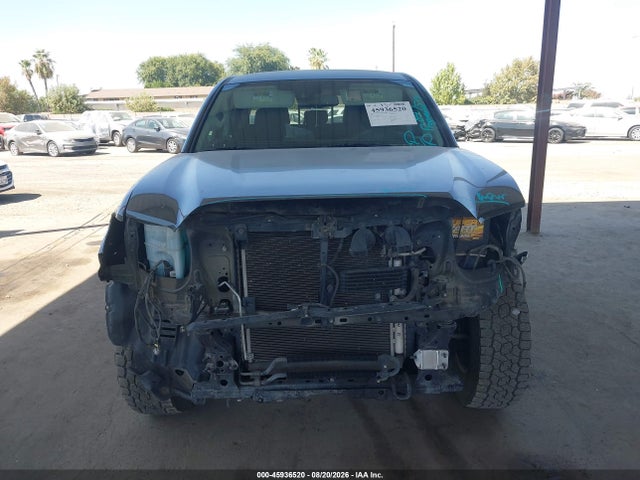 5TFCZ5AN2JX122717 Toyota Tacoma Sr5 V6