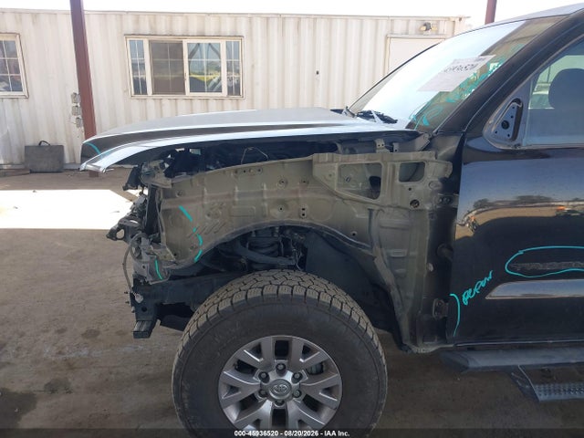5TFCZ5AN2JX122717 Toyota Tacoma Sr5 V6