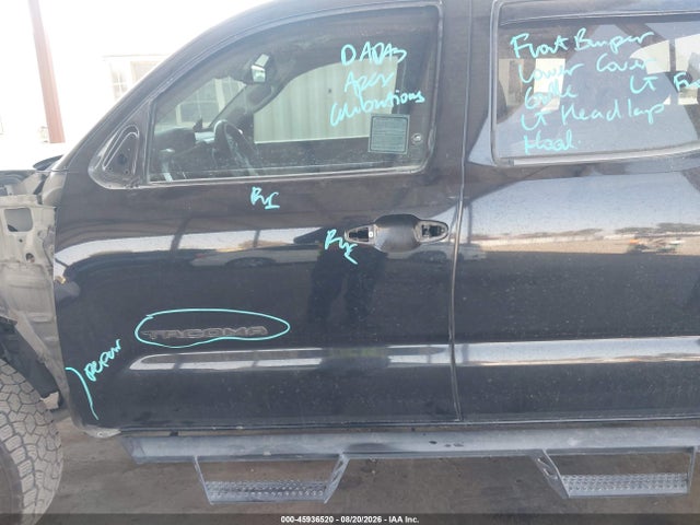 5TFCZ5AN2JX122717 Toyota Tacoma Sr5 V6