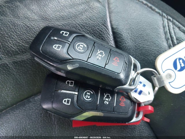 45936587 :رقم المزاد ، 1FM5K8D89HGC05586 vin ، 2017 Ford Explorer Xlt مزاد بيع