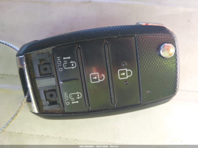 KIA SEDONA LX 2016 KNDMB5C13G6175797 Image 11