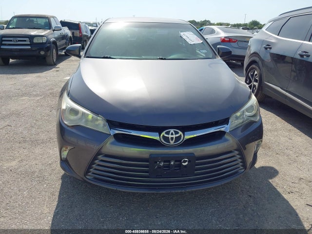 45936658 :رقم المزاد ، 4T1BF1FK6HU770399 vin ، 2017 Toyota Camry Le مزاد بيع