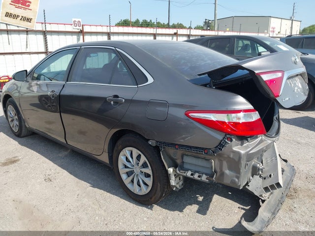 45936658 :رقم المزاد ، 4T1BF1FK6HU770399 vin ، 2017 Toyota Camry Le مزاد بيع