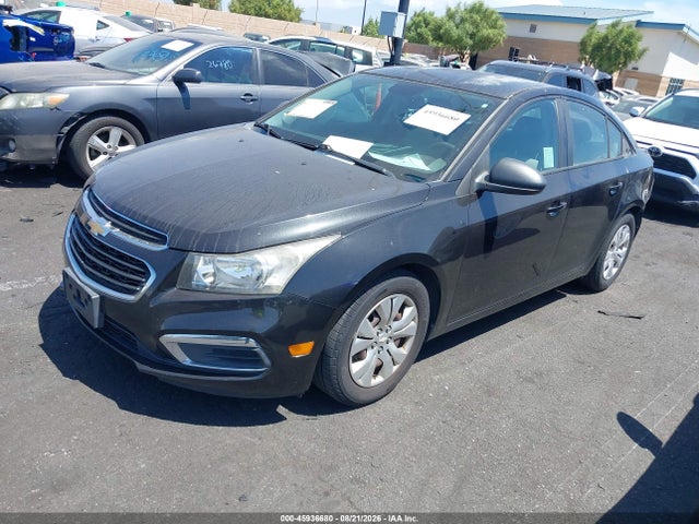 Chevrolet Cruze Ls Auto 2015 1G1PA5SG4F7254953 Image 2