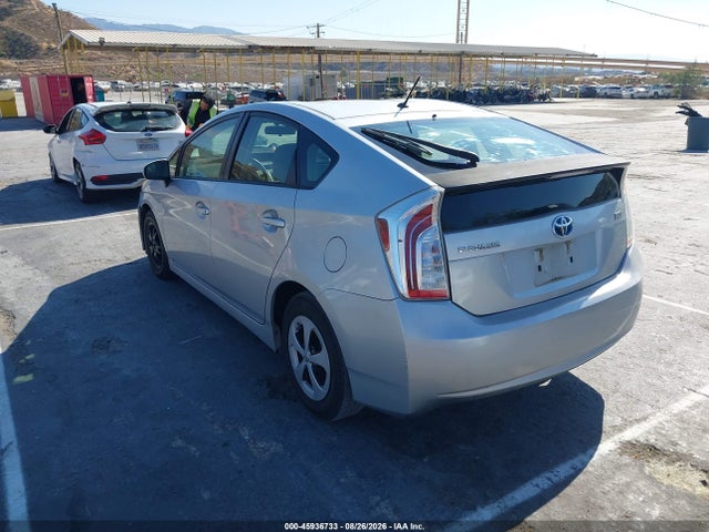 Toyota Prius Two 2014 JTDKN3DU3E0363845 Image 3