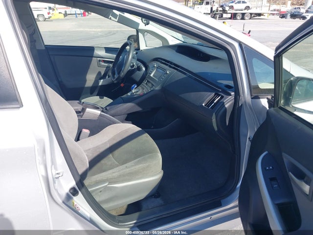 Toyota Prius Two 2014 JTDKN3DU3E0363845 Image 5
