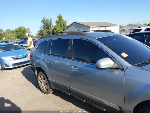 45936850 :رقم المزاد ، 4S4BRBPC9D3273867 vin ، 2013 Subaru Outback 2.5i Limited مزاد بيع