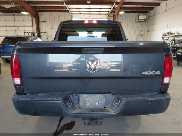 45936890 :رقم المزاد ، 3C6RR7KG6MG684903 vin ، 2021 Ram 1500 Classic Tradesman  4x4 5'7 Box مزاد بيع