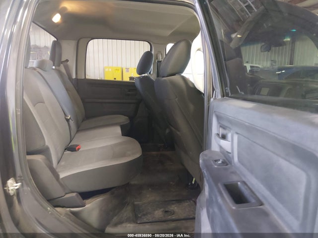 45936890 :رقم المزاد ، 3C6RR7KG6MG684903 vin ، 2021 Ram 1500 Classic Tradesman  4x4 5'7 Box مزاد بيع