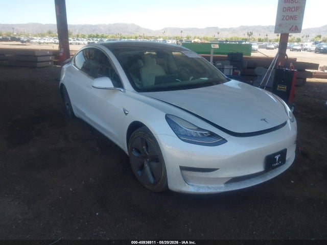 2019 5YJ3E1EB0KF213601 main image