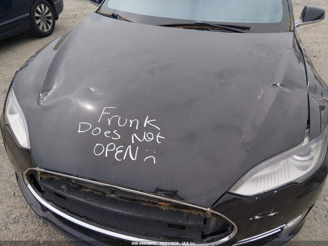 Продажа на аукционе авто 2013 Tesla Model S Performance, vin: 5YJSA1DP3DFP08639, номер лота: 45936956