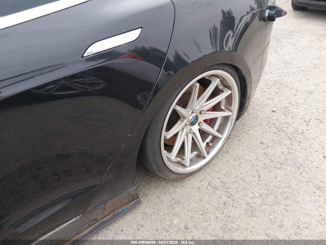 Продажа на аукционе авто 2013 Tesla Model S Performance, vin: 5YJSA1DP3DFP08639, номер лота: 45936956